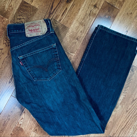 Levi’s 501 button fly blue jeans.  Size 32 - Picture 2 of 9